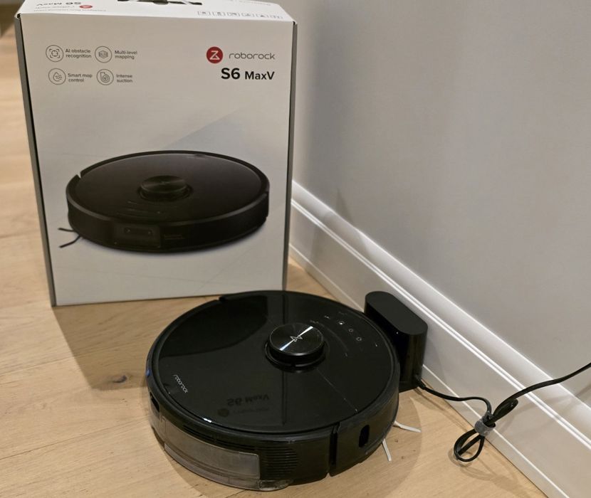 Робот-пилосос з вологим прибиранням RoboRock S6 MAXV