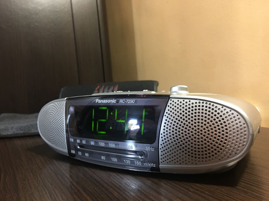 Стерео радиоприёмник Panasonic RC-7290 с двумя будильниками AM/FM