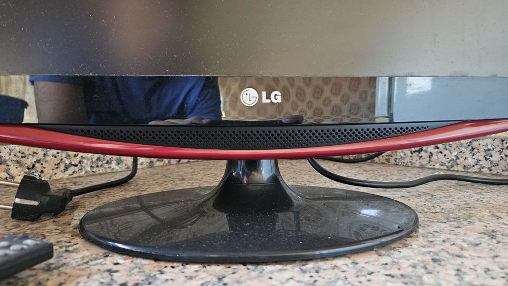 LG Flatron M227WD-PZ, 21.5" TV