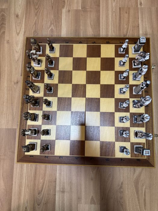 Marmurowe ręcznie malowane szachy - stan idealny