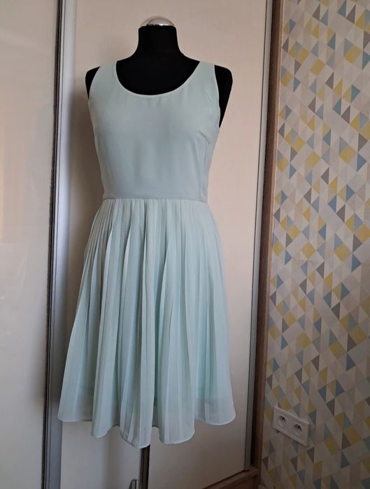 Sukienka miętowa M