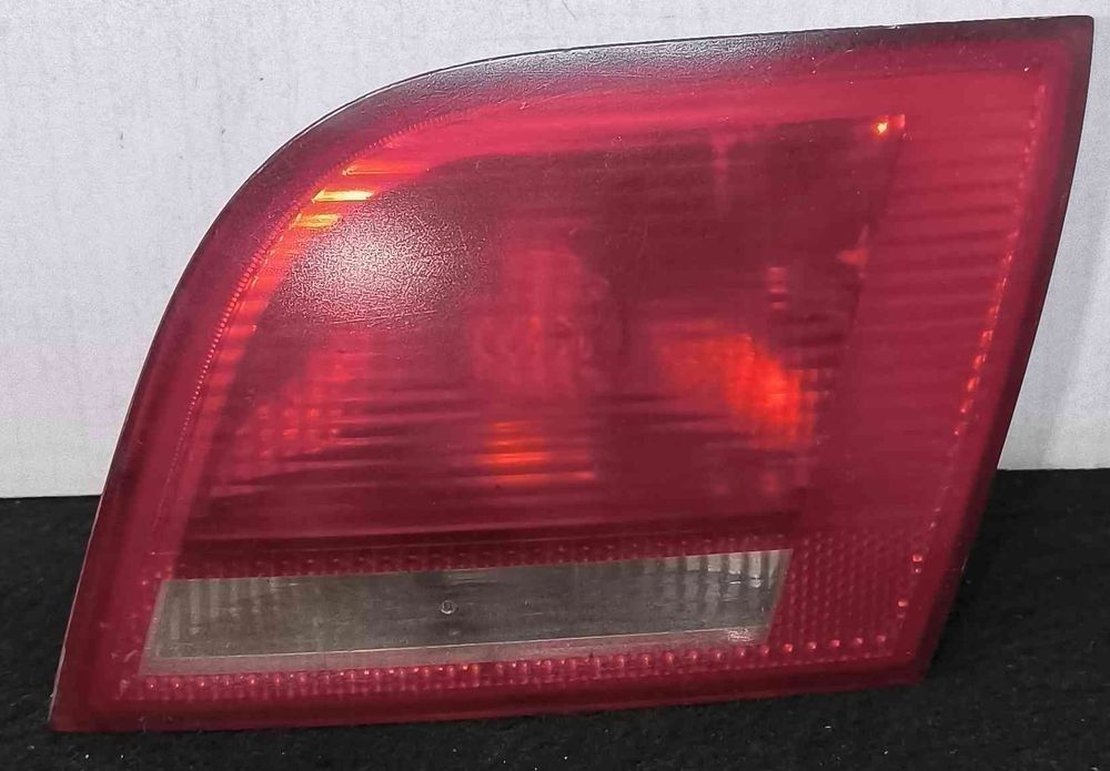 Farolim da Mala Direito 8P4945094B - AUDI A3