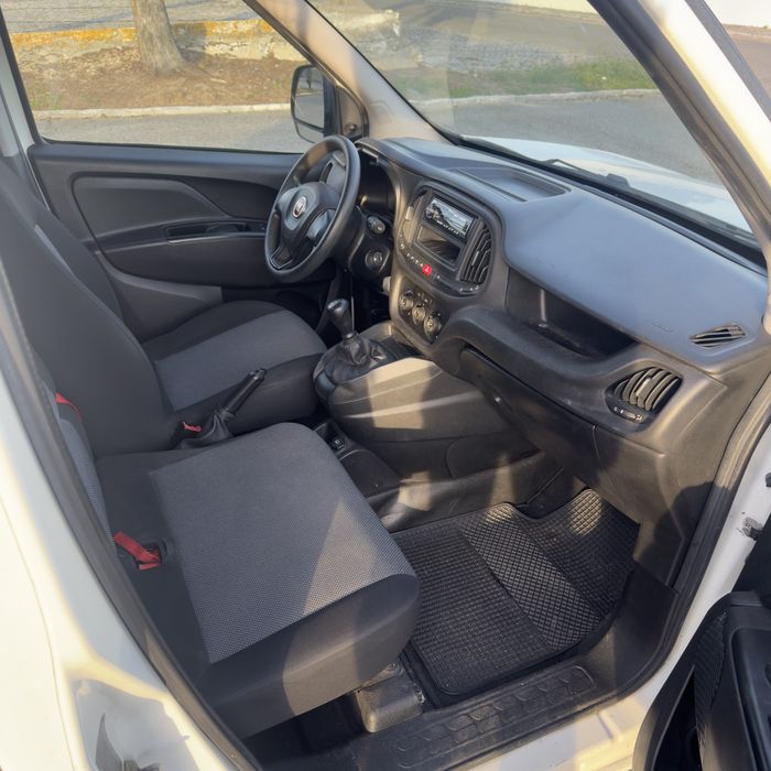 Fiat Doblo Cargo Sx 3 lugares - Poucos km.