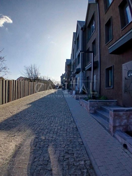 Продаж таунхаусу в Петропавлівській Борщагівці, без комісії