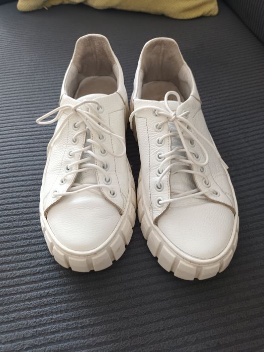 Buty biale, skóra naturalna