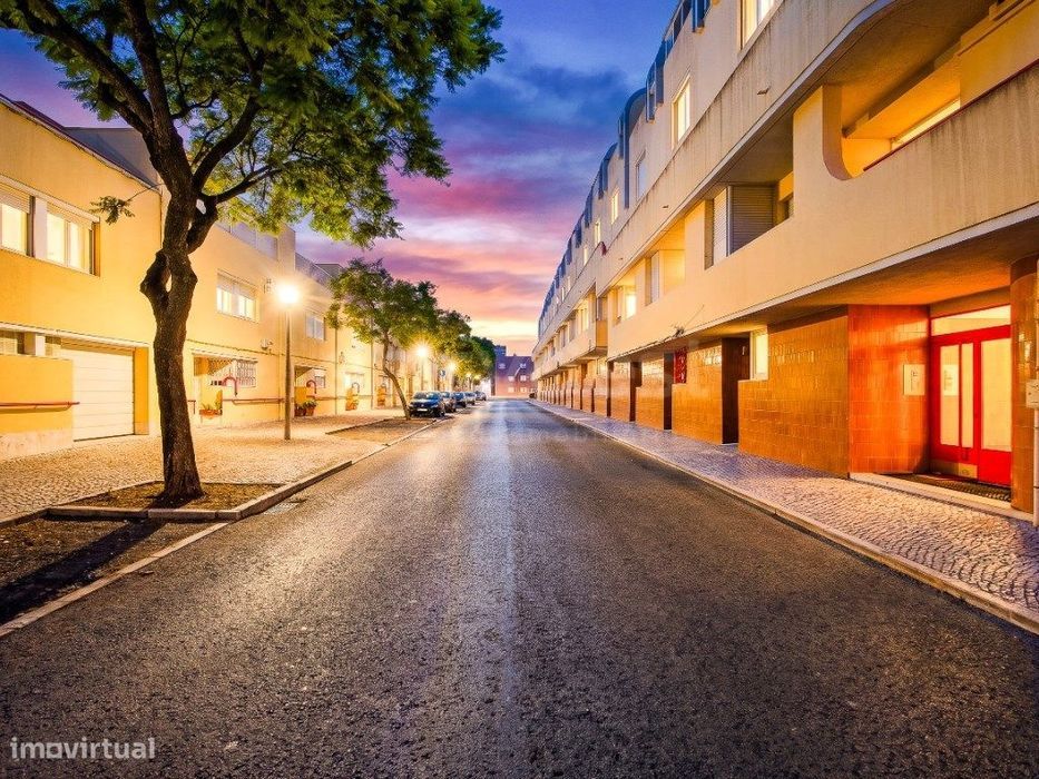 Apartamento T2 com a privacidade de uma moradia no Restelo