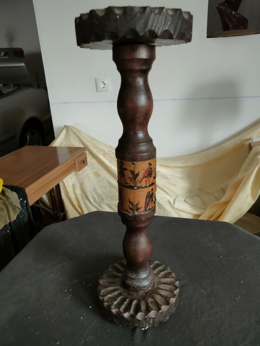 Castiçal vintage em madeira.