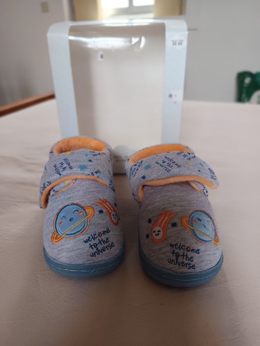 Pantufas bebê novas