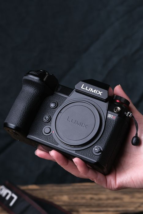 Panasonic S1R l mount