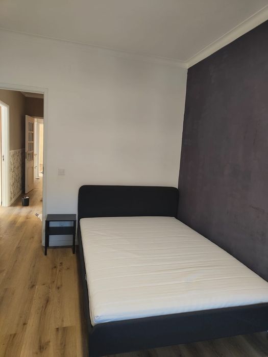 Arrenda-se quarto
