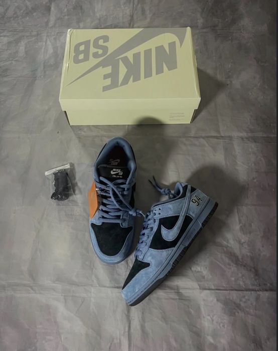 Nike dunke sb x supreme