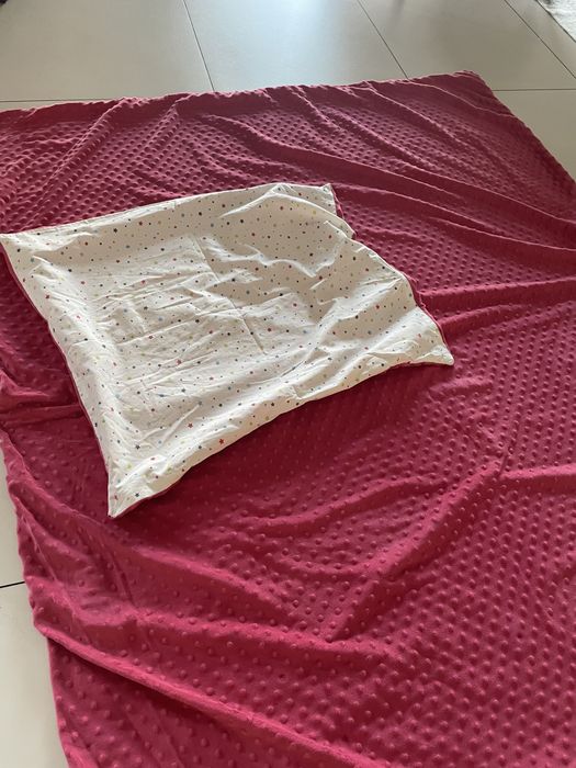 Pośliec dziecięca różowa gwiazdki + dwie poduszki sówki