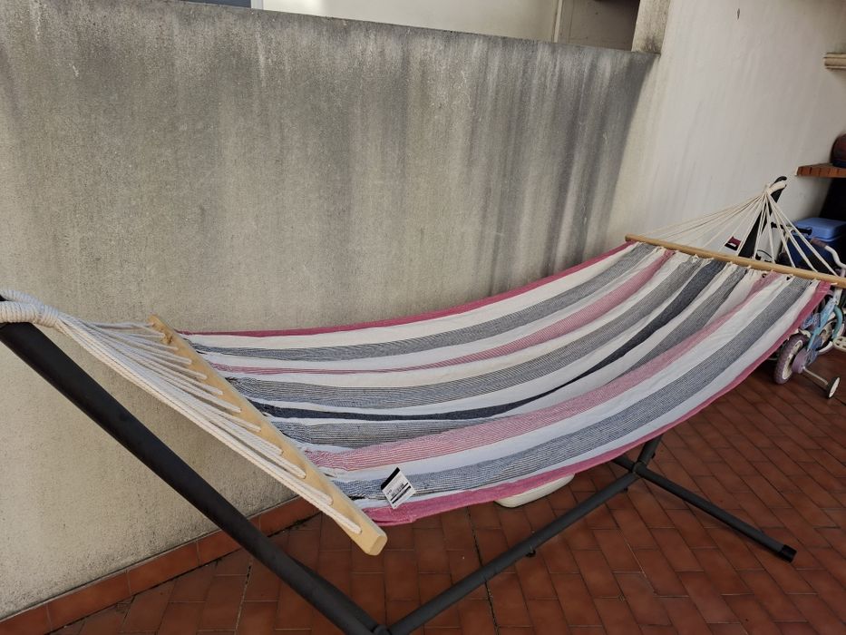 Rede de descanso às riscas (sem suporte)