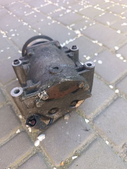 Компресор кондиціонера Ford Mondeo 3. Дує слабо.