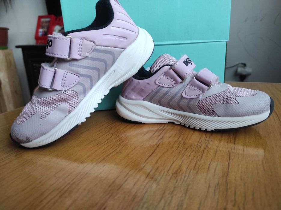 Buty sportowe dla dziewczynki 26 na lato