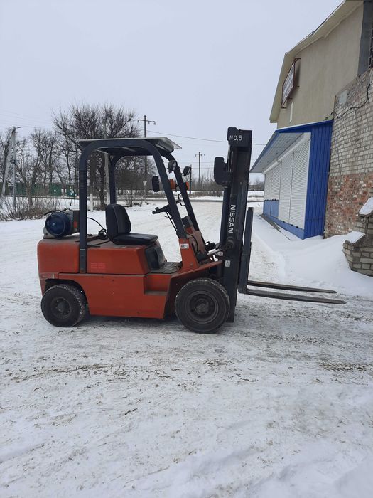 Погрузчик газ бензин 2.5т