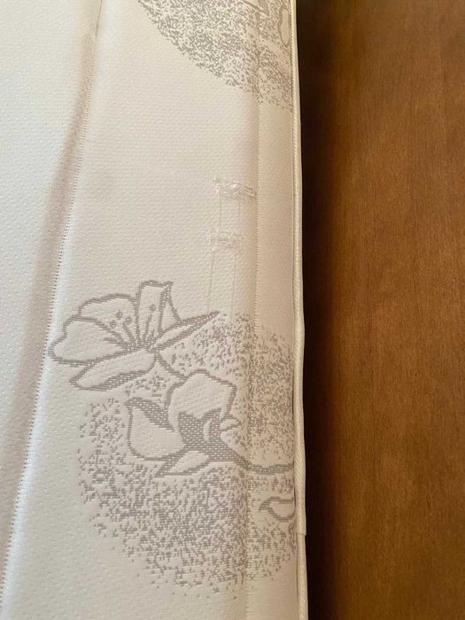 Colchão Viscoelástico: 160x200x26cm