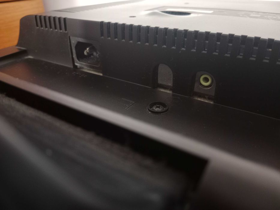 Monitor iiyama ProLite E483S – sprawny, 19"