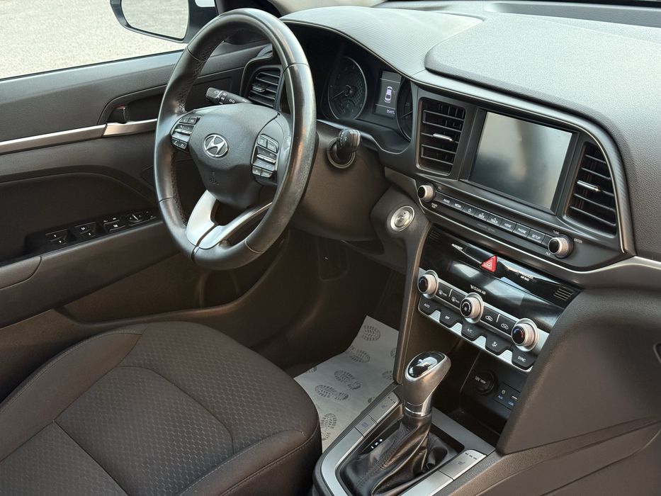 Hyundai Elantra 2020