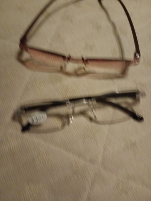 Sprzedam okulary do czytania+2,50 biale i drugie lekko brązowawe