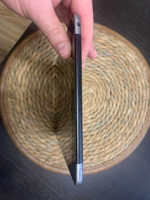 Планшет iPad Air 64Gb б/у
