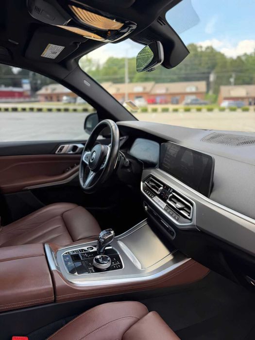 BMW X5 xDrive50i      2019