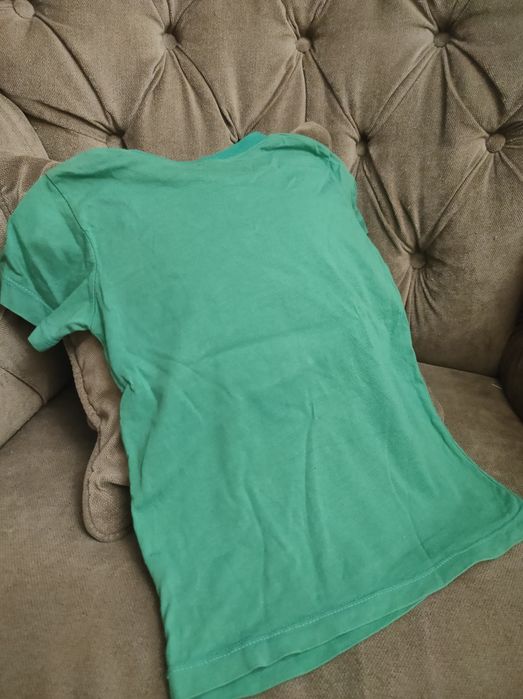 T-shirt z dinozaurem zielony