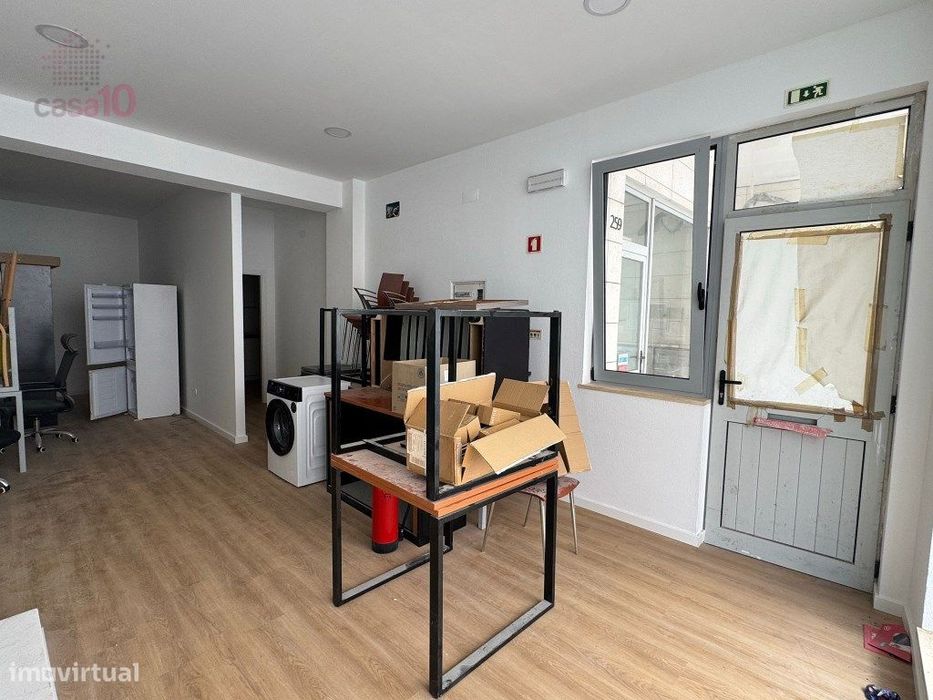 Espaço comercial para arrendar no centro de Alcochete