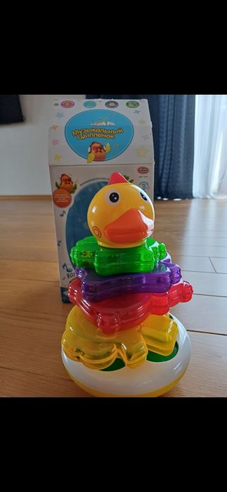 Піраміда нова, музична.