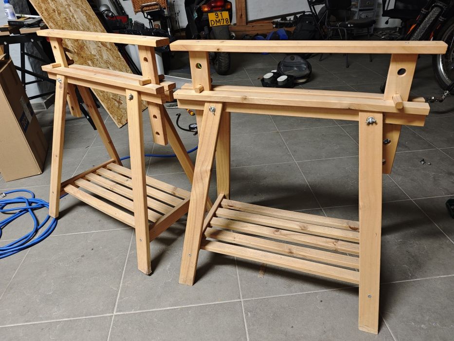 2 cavaletes em Madeira