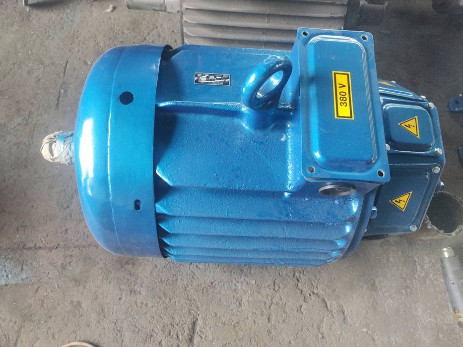 Продам 4МТН225 М8 30/715