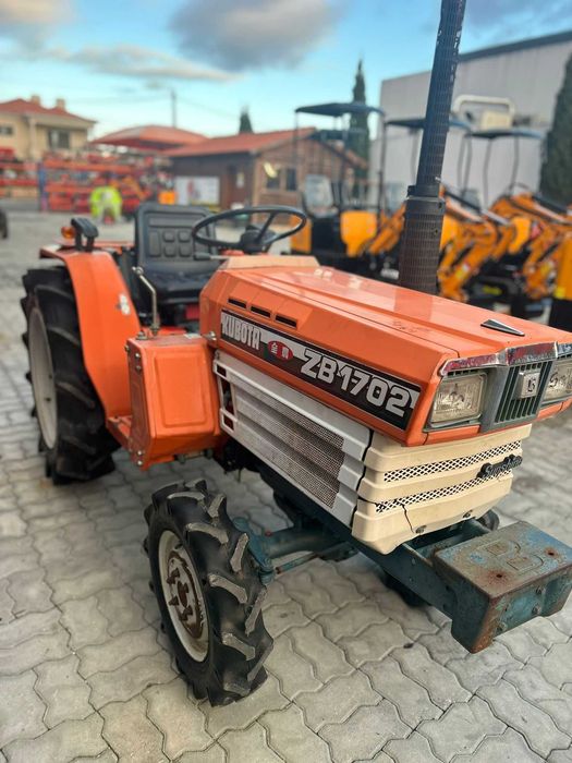 Kubota ZB1702 3 cilindros 4x4 imaculado