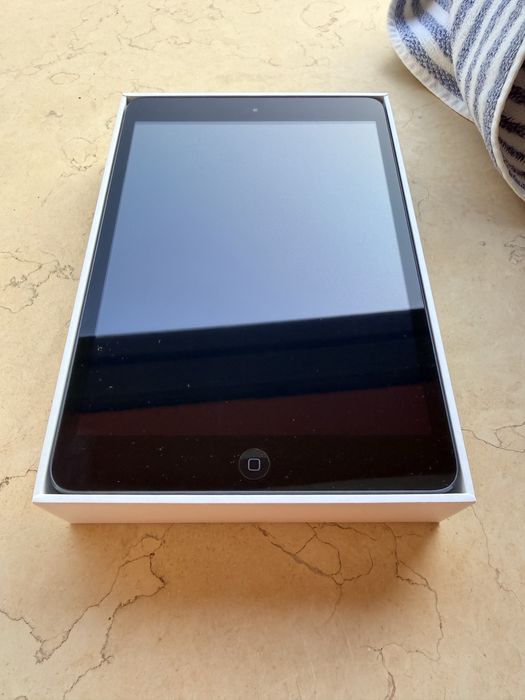 iPad Mini 1 - Wi-Fi Cellular 16GB Black
