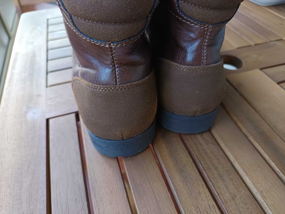 Botas castanhas