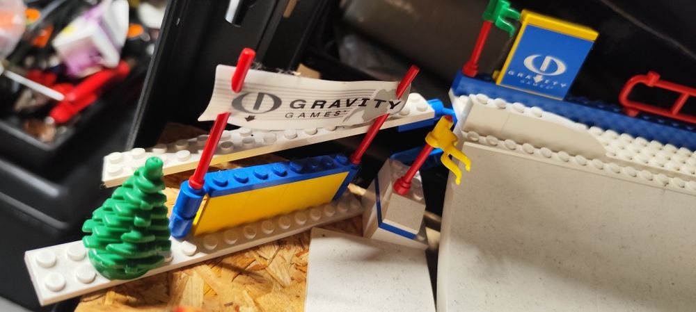 LEGO Sports 3585 Snowboard Super Pipe