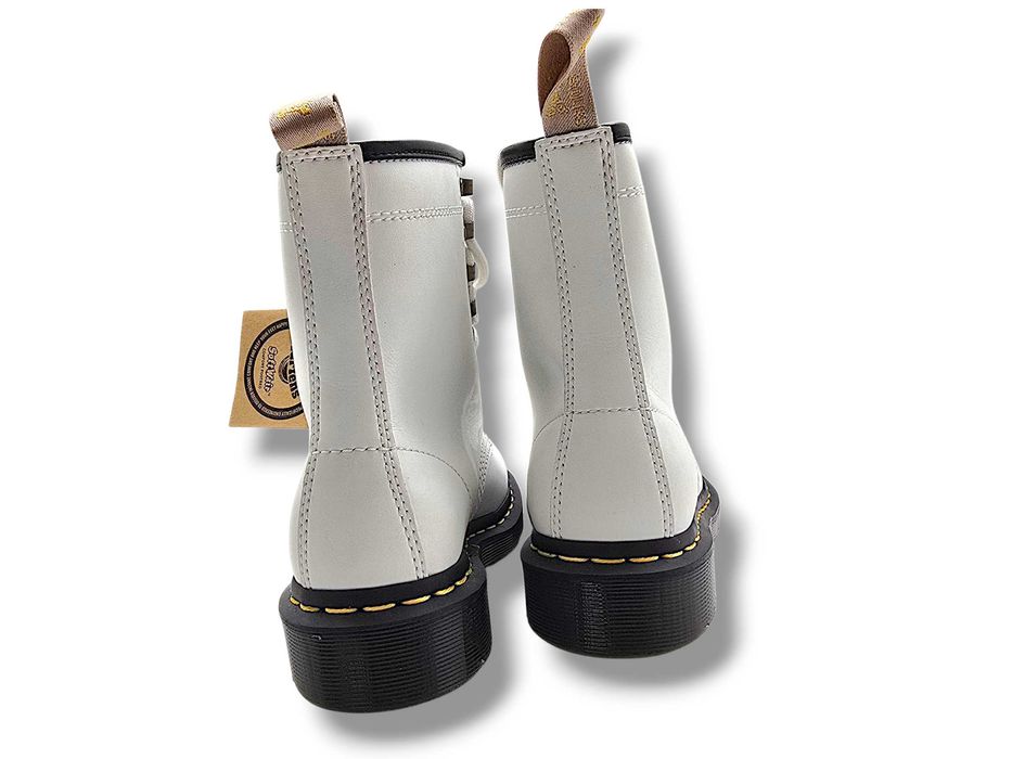 Dr. Martens White Blanc Smooth 37r