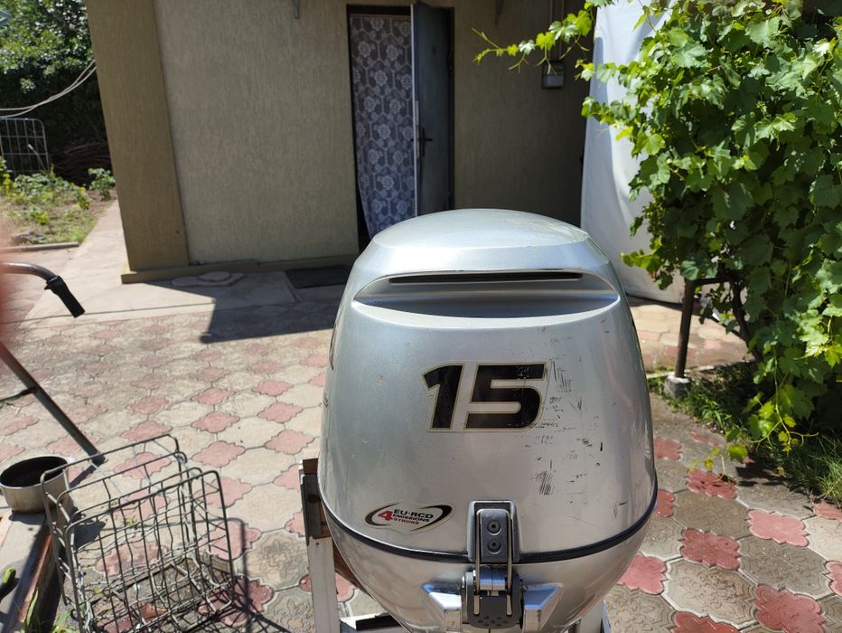 Продам лодочный мотор Honda 15