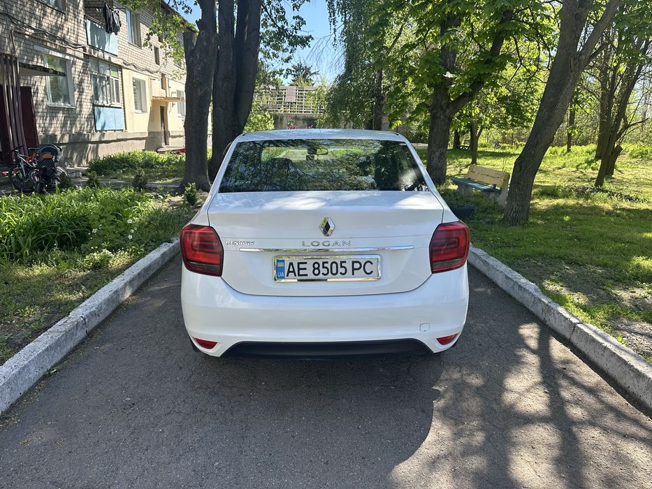 Продам рено логан 2016 год