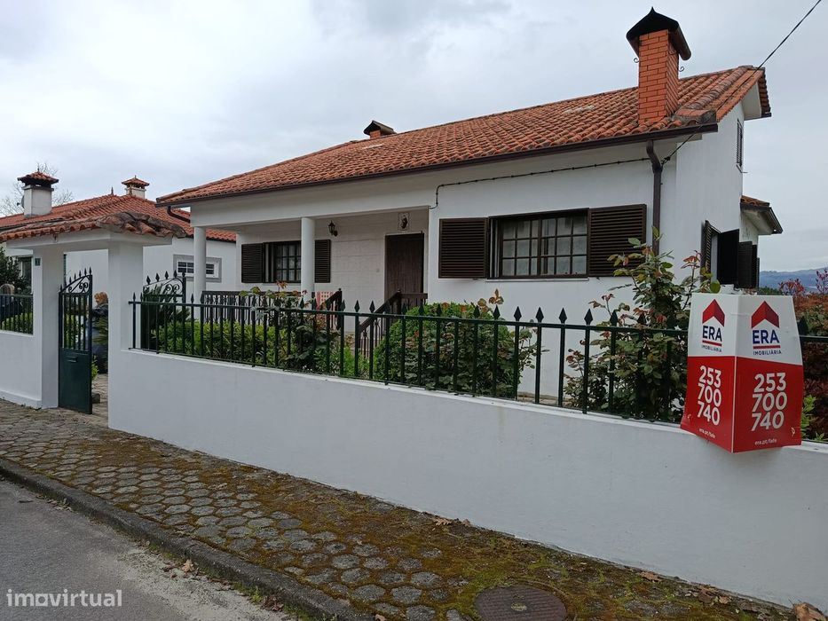 Moradia T2 em Ribeira de Pena