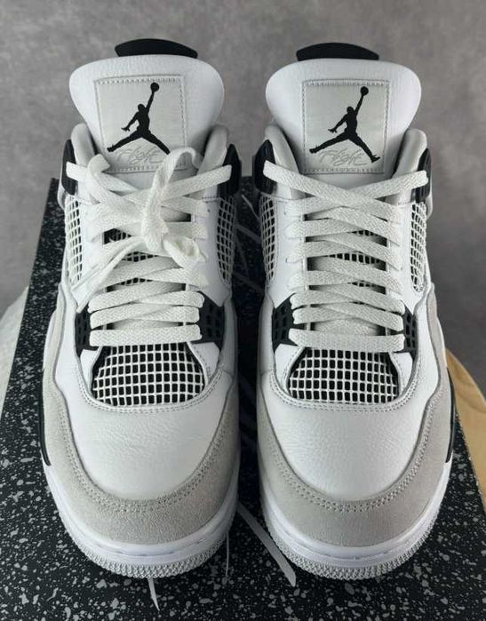 Jordan 4 Retro Military Black R.39