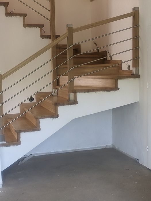 Schody drewniane. balustrady producent