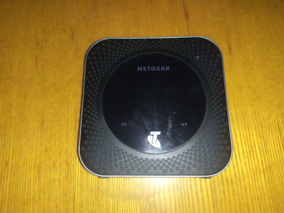 роутер Netgear Nighthawk M1 (MR1100)