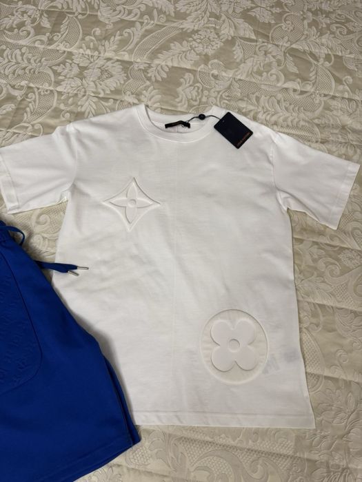 Класний костюм  Louis Vuitton