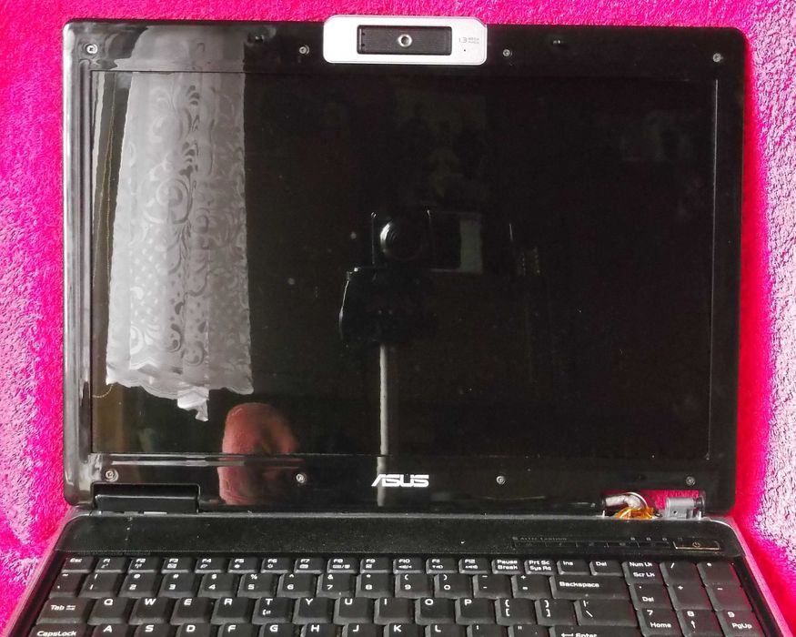 Laptop Asus model M51KR. 15,4