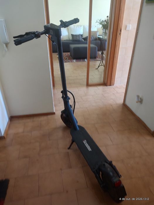 Vendo trotinete com todos acessórios .não entrego interessado entrar em contato com wastsap 967933368