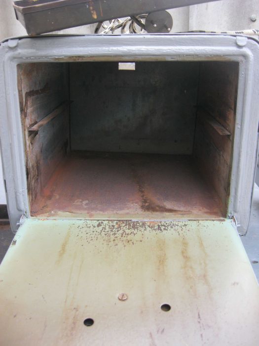 Продам элетродуховку СССР