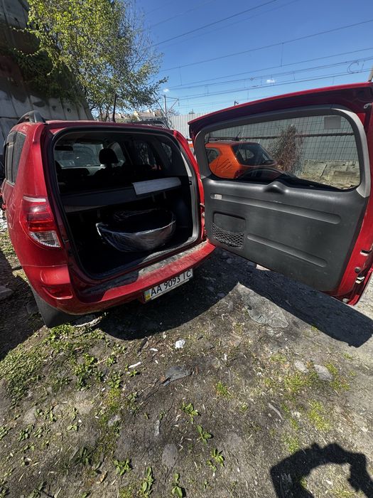 Toyota Rav4 2008 рік