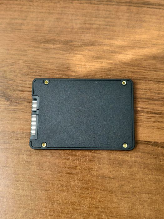 SSD 2.5  SATA 1TB Нові.