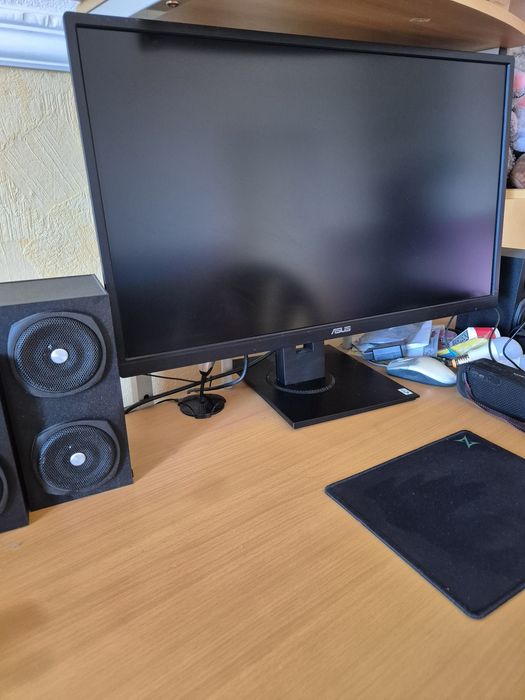 Системний блок, монітори