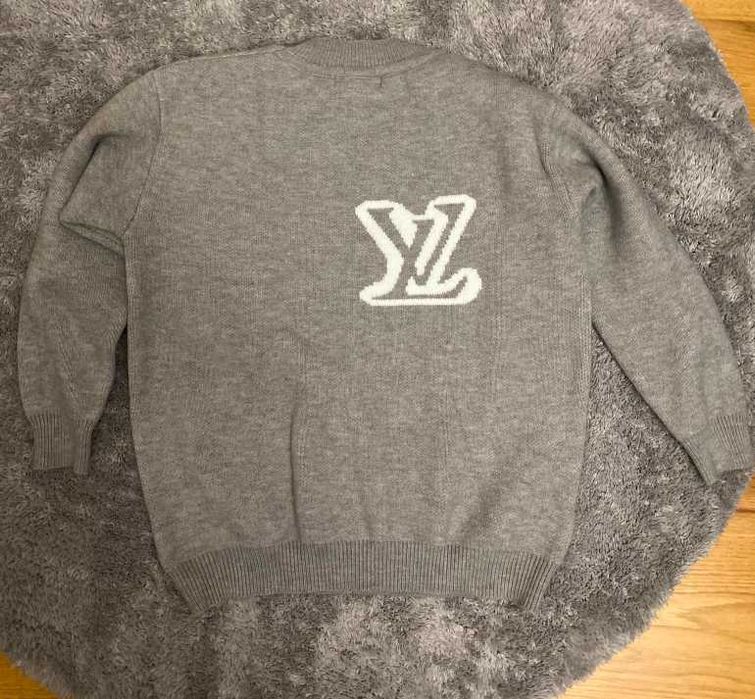 Sweter Louis Vuittion rozmiar M Kolor szary